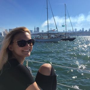 Meet your Posher, Caroline